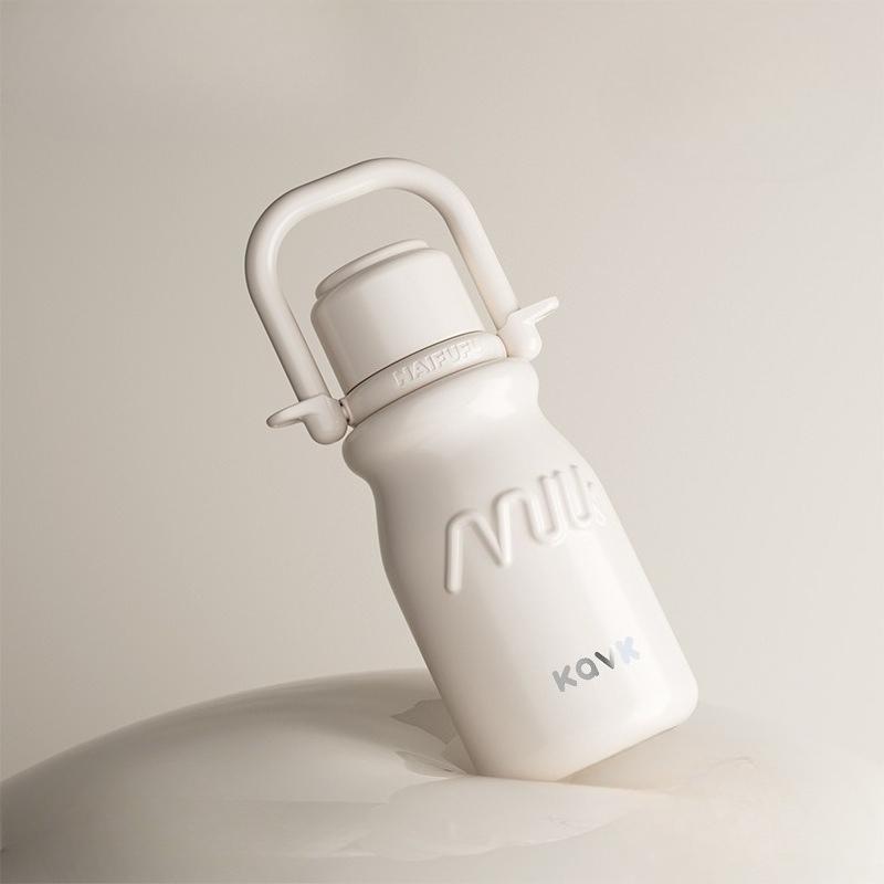 Маленькая молочная чашка, новая сопутствующая термокружка для кофе, женская высококачественная портативная стальная кружка для воды 900ml