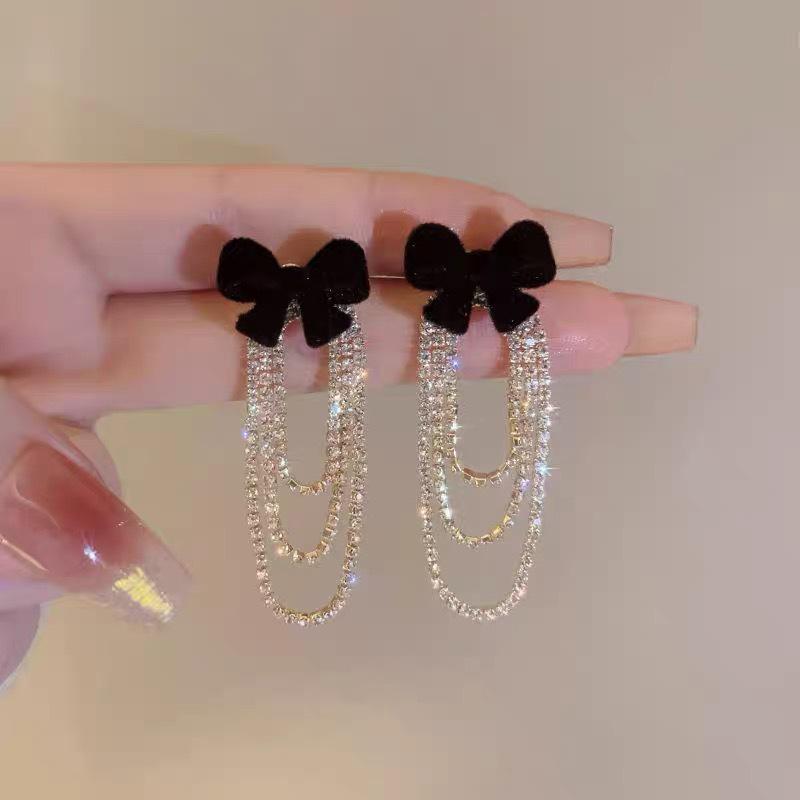 Chic European & American Tassel Earrings: Trendy, Long Dangle Design To Flatter Your Face - Versatile Statement Jewelry for Women