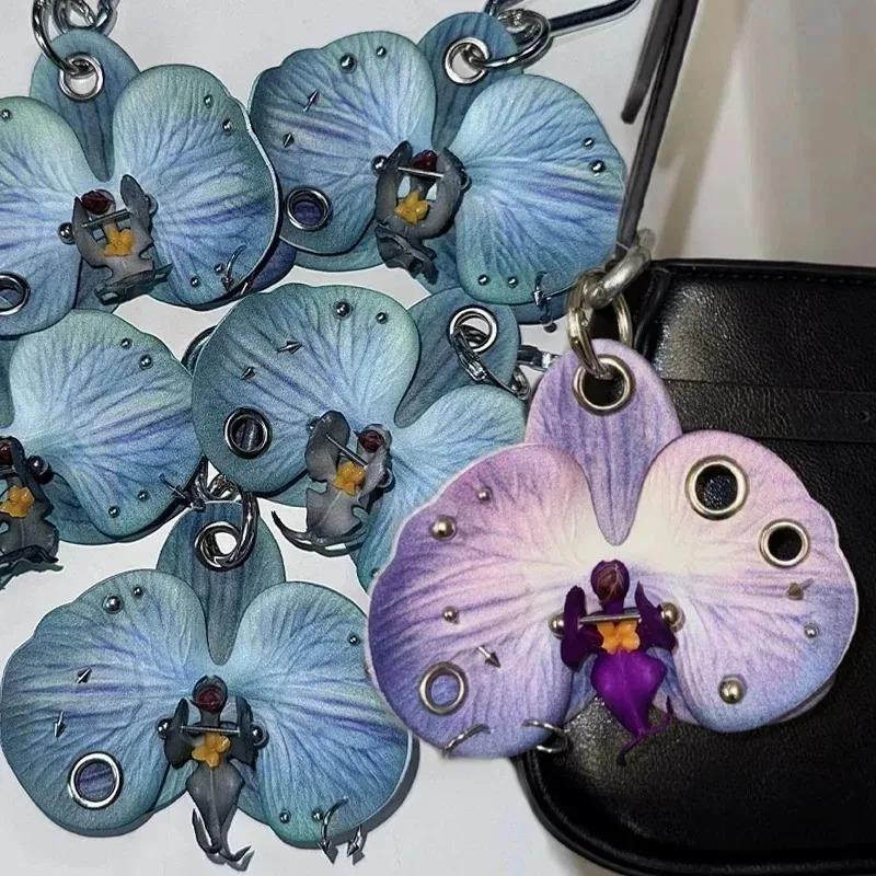 DIY Piercing Simulation Orchidee Schlüsselanhänger Gothic Simulation Dunkler Blumiger Anhänger Extravaganter Taschenanhänger für Rucksack Dekoration Alternative