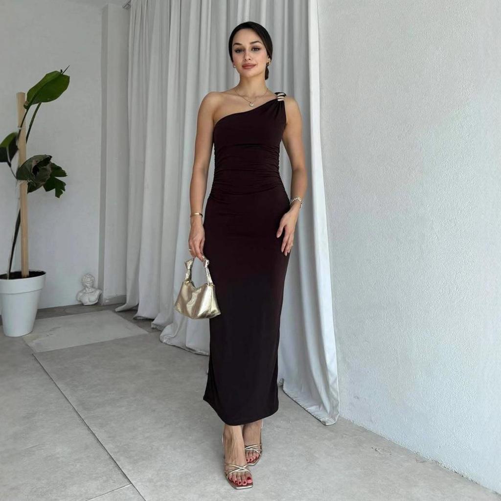 2025 Summer European & American Style One-Shoulder Slimming Long Dress for Women - Sexy, Elegant Fit
