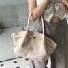 Large Capacity Tote Bag Women's 2024 New High-end Commuting Lazy Wind Single Shoulder Dumplings Large Bag Computer Bag
