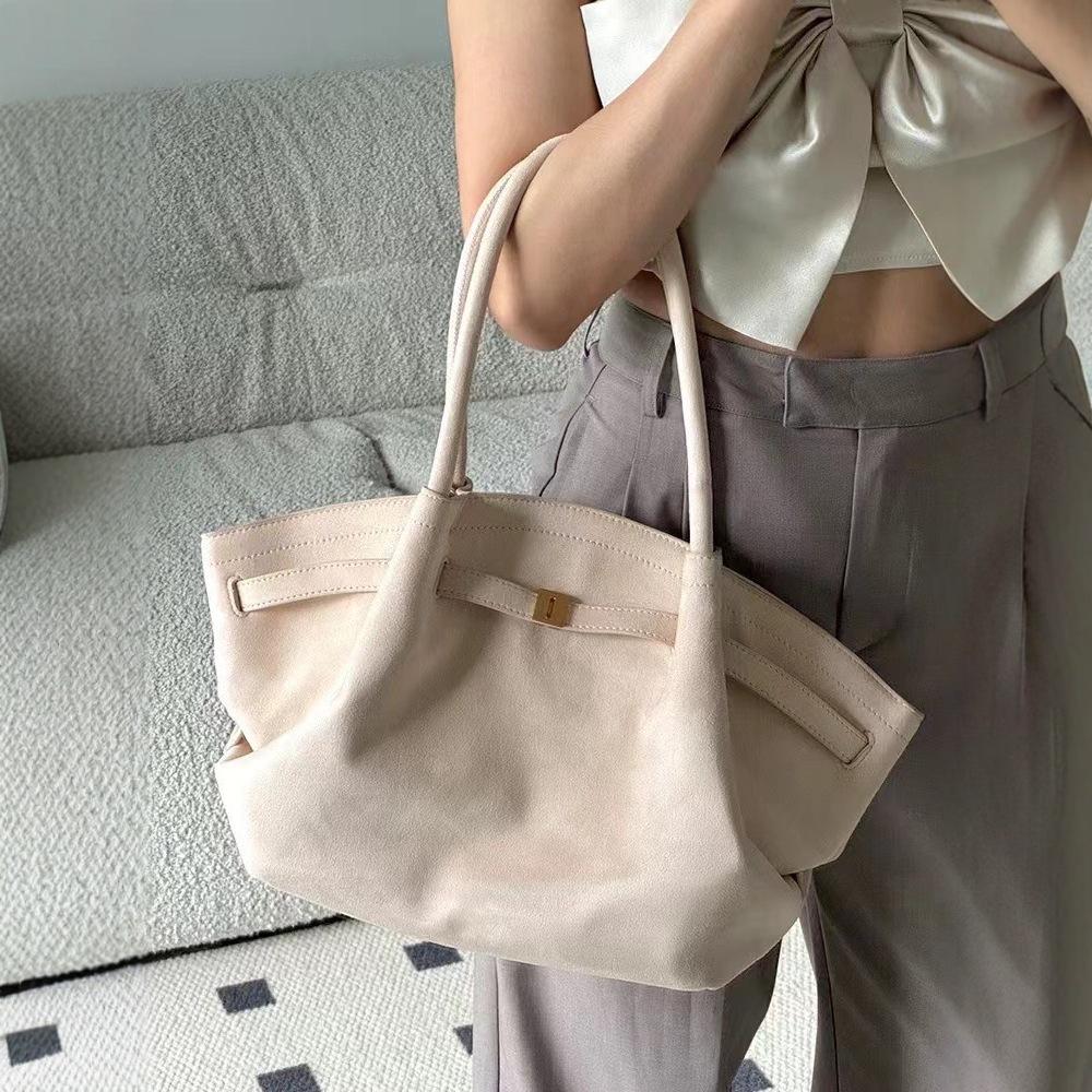 Large Capacity Tote Bag Women's 2024 New High-end Commuting Lazy Wind Single Shoulder Dumplings Large Bag Computer Bag