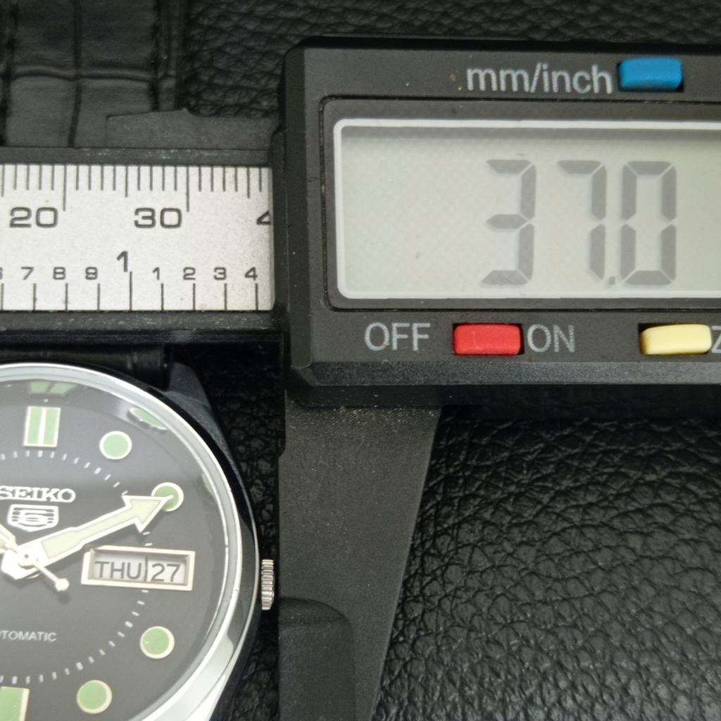 JAPAN VINTAGE REFURBISHED SEIKO 5 AUTOMATIC MENS BLACK DIAL WATCH A444246-1