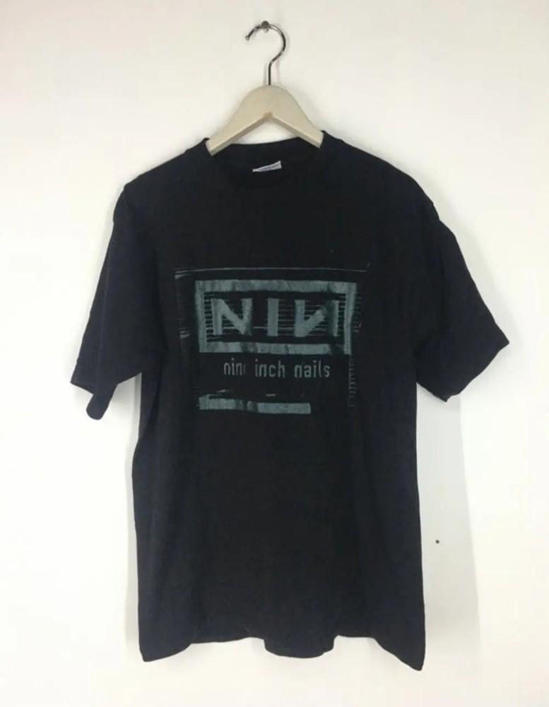Nine Inch Nails  NIN Rock Band Graphic Retro Tee Repint Unisex T-Shirt S
