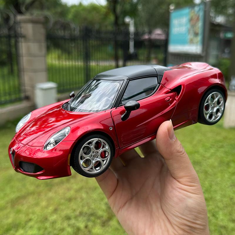 

AUTOART AA 1:18 Alfa Romeo 4c Sports car model Alloy Collection gift display for friends and family