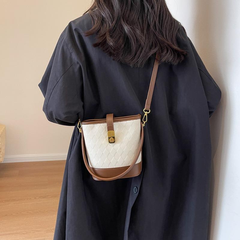 Today's Popular Small Bag Women's New Fashion Shoulder Messenger Bag Texture Portable Bucket Bag