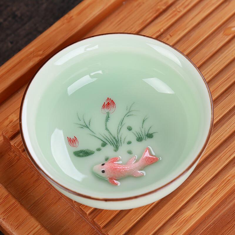 Shàngqí Hand-Painted Celadon Carp Tea Cups (Set of 2)