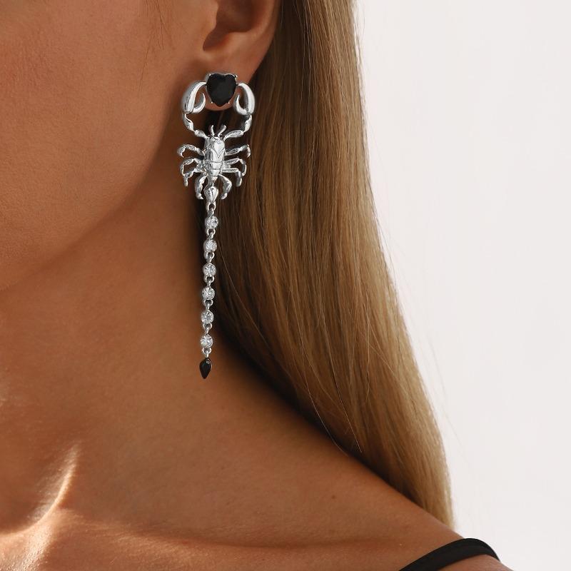 Trend Halloween Popular Earrings Creative Design Scorpion Element Diamond Alloy Earrings