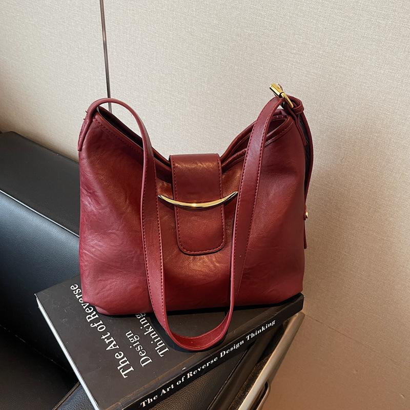 Bags Women's Tote Bags Large Capacity Messenger 2025 New Retro Versatile Shoulder Bags Popular Bucket Bags This Year