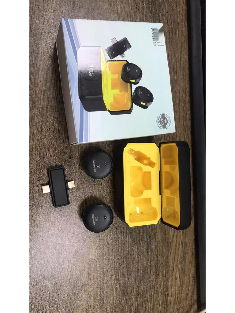 Q8 Wireless Lavalier Microphone Set: Clip-on Mic for Mobile Live Streaming with Sound Knob and One-to-Two Mic Feature.