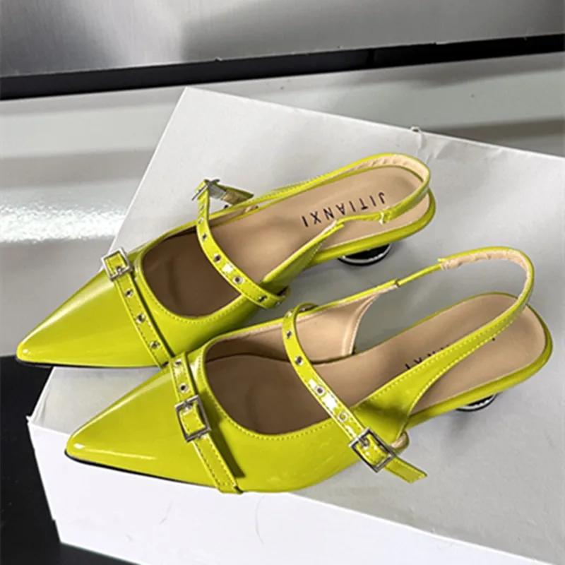 

Fashion Rivet Metal Belt Buckle Design Low Heel Sandals Women Sexy Pointed Toe Patent Leather Slingbacks Round Heel Women Pumps Mules 35 ярко-зеленый
