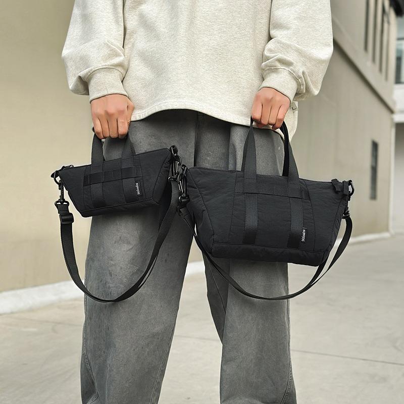 New Casual and Lightweight Fitness Bag, Simple and Fashionable Women's Shoulder Messenger Tote Bag, Large-capacity Travel Bag