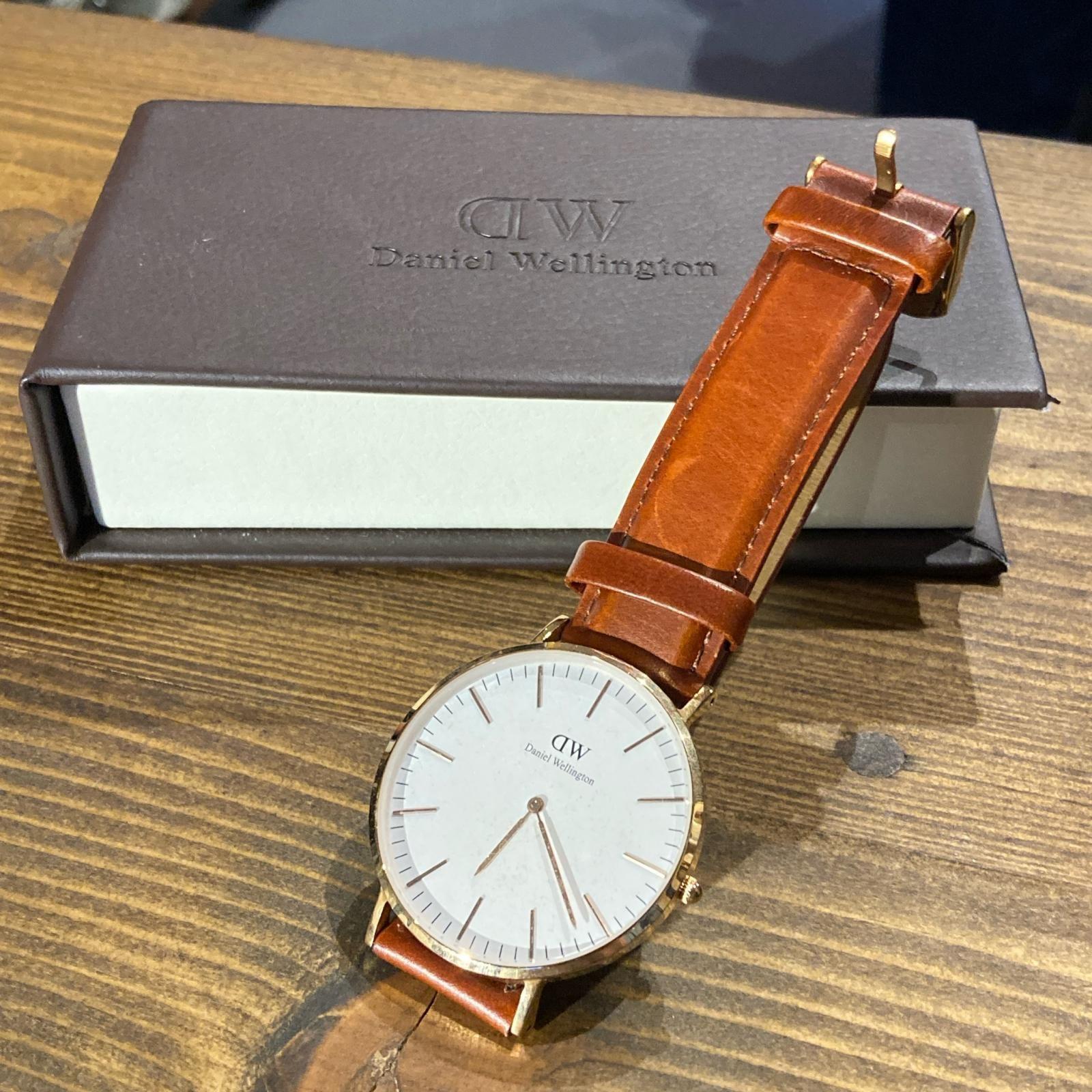 Used Daniel Wellington Classic 40mm watch with box battery replaced working item used current condition / Daniel Wellington analog 2 hand quartz