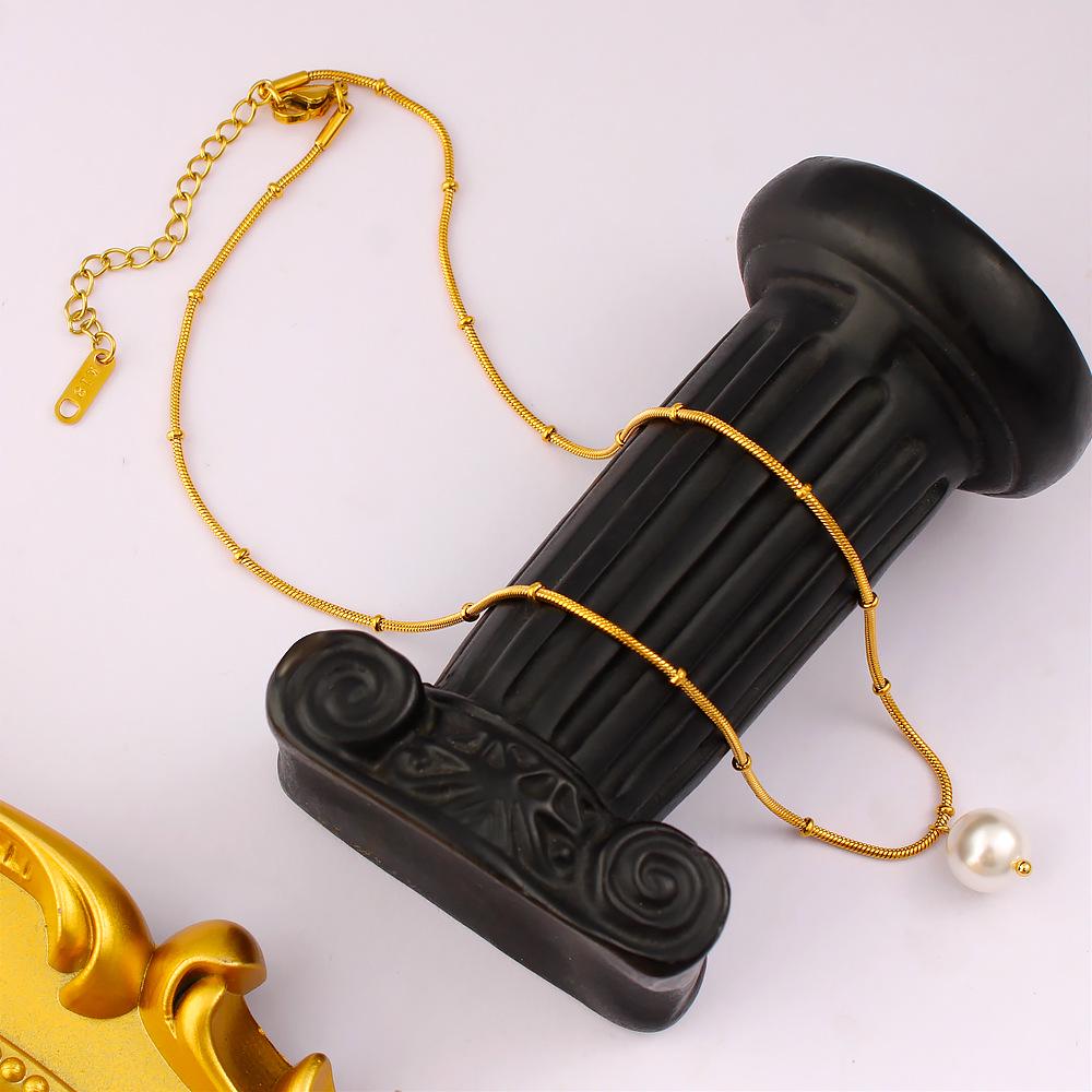 18K Gold Stainless Steel Retro Mother-of-Pearl Pendant Necklace - Elegant French Clavicle Chain for Women