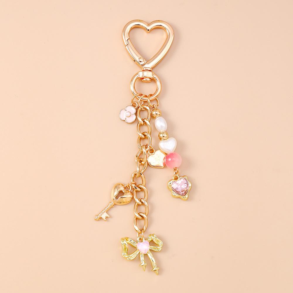 Sweet Heart Charm Key Ring High-Quality Decorative Key Chain Bow Pearl Keychain Multi-Functional Cute Keychain For Birthday Bag