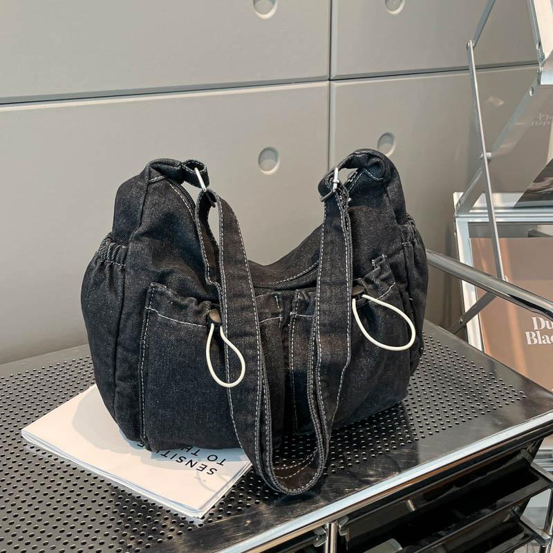 New fashionable and personalized women's large-capacity shoulder bag, washed denim messenger bag, retro women's bag, underarm bag.