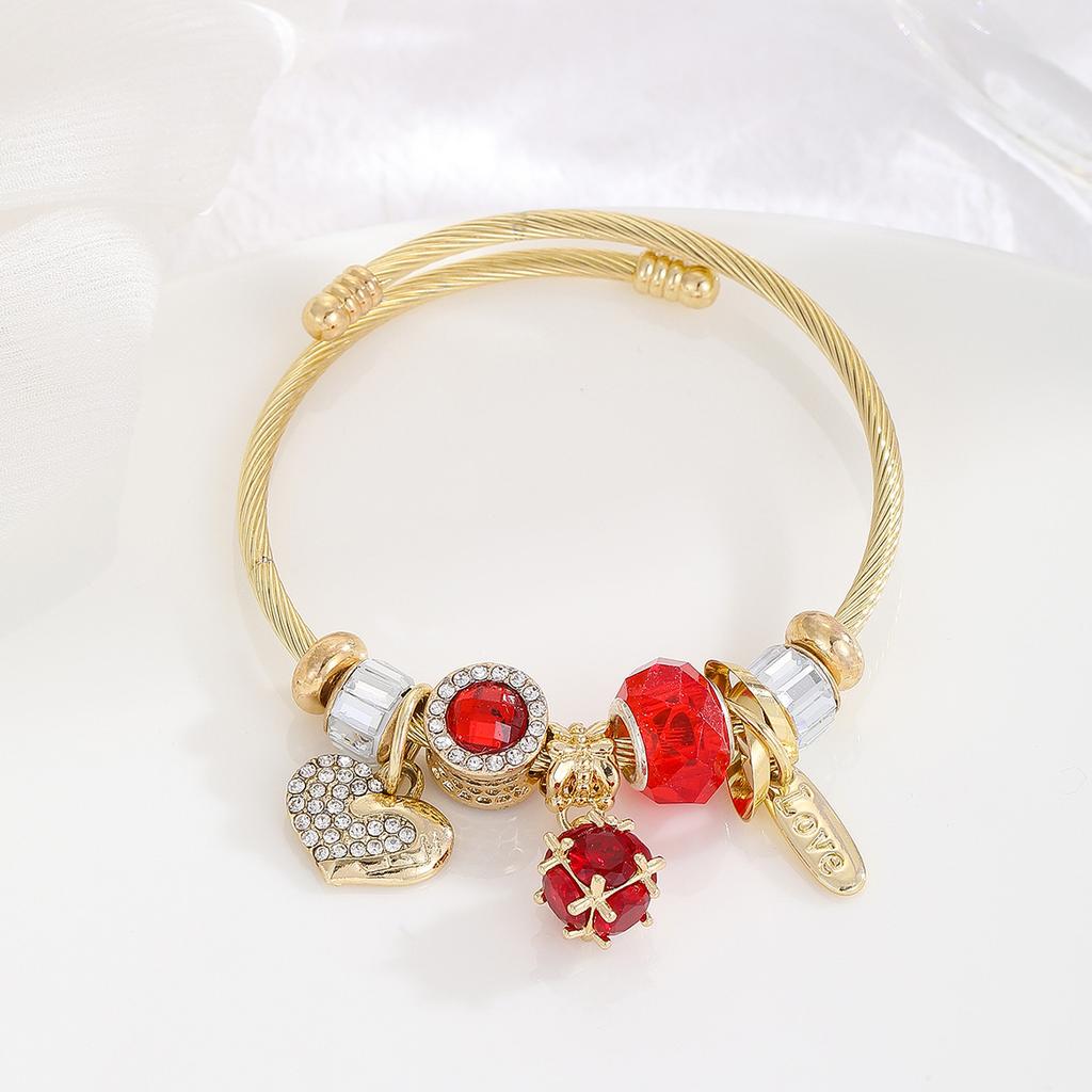 New Style Stainless Steel Bracelet - Fashionable and Versatile Heart-shaped Pendant for Women, Adjustable Couple Bracelet