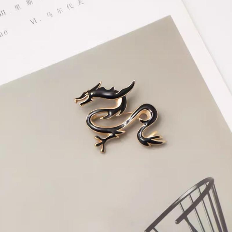 Vintage Dragon Brooch Retro Badge Fashion Jewelry Trendy Fashion Accent Dragon Shape Lapel Pin for Fashion Enthusiasts