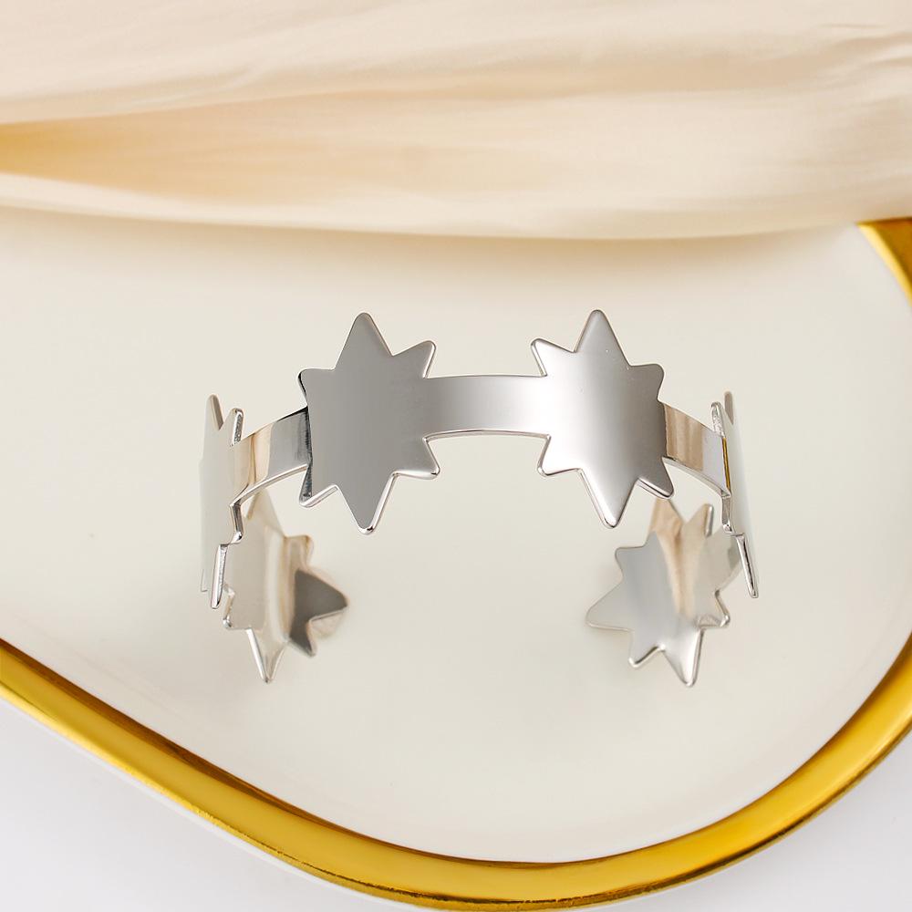 Elegant 18K Gold-Plated Star Cuff Bracelet - High Polish Stainless Steel Open Design