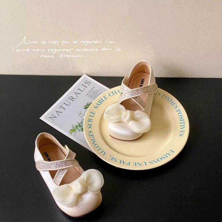 

Туфли принцессы для девочек 2025 лето новые детские детские туфли из кожи в иностранном стиле с бантом к платью блестящие туфли на мягкой подошве 34 yards inner length about 20.8cm