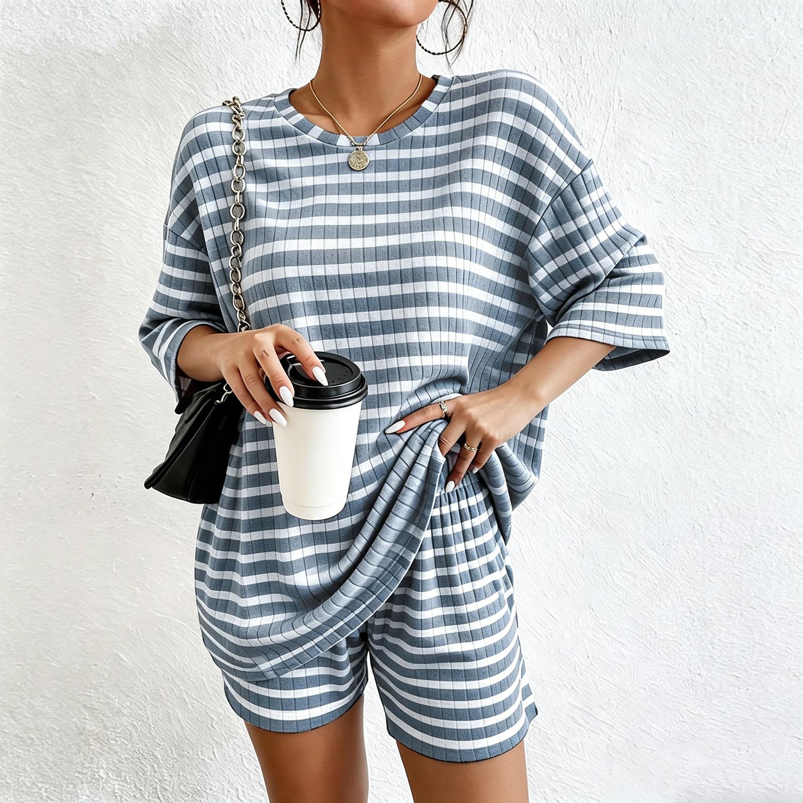 

Casual Loose Fit Two Piece Set Short Sleeve Top and Shorts Lightweight Comfortable Summer Outfit for Daily Wear XL синій