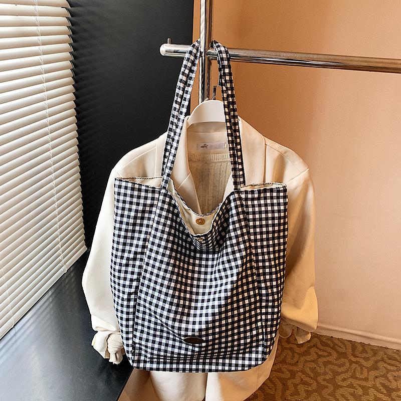 Summer new beautiful personalized casual shoulder bag female students class niche commuting tote big bag
