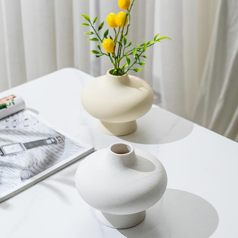 Cream Style Ceramic Vase for Home Office Decor with Hydroponic Dried Flower Arrangement Handicraft