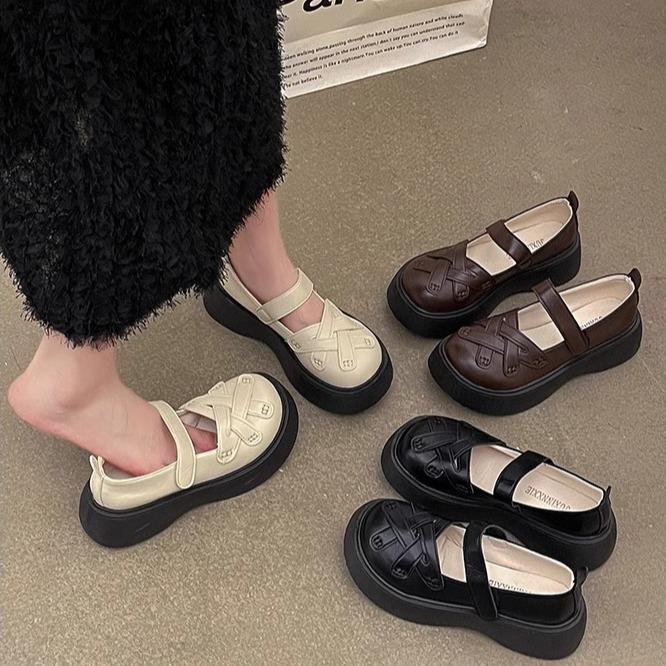 Retro British style, thin and comfortable single shoes for women in summer 2025, new small men with heightened thick soles and skirts for women's shoe