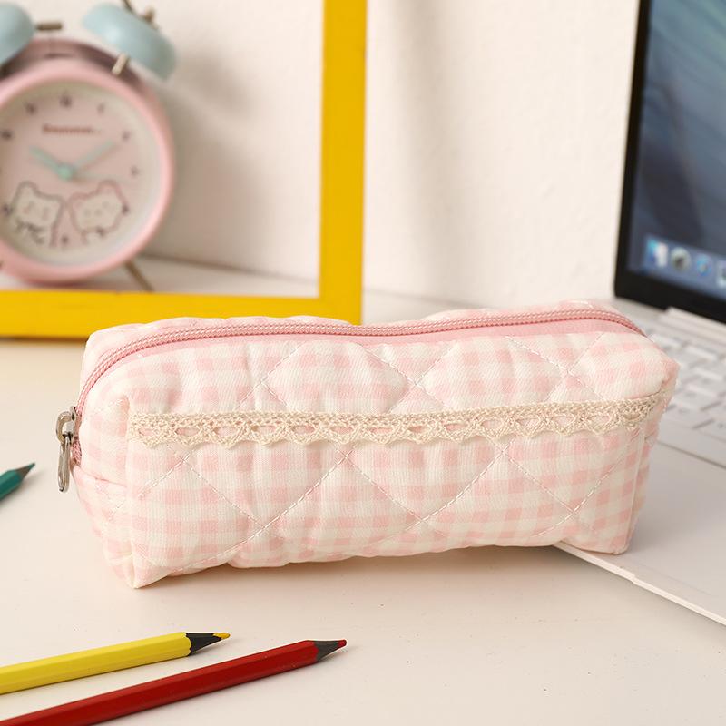 

Large Capacity Plaid Lace Pencil Bag, Portable & Lightweight, Simple Design for Students, Attractive Cosmetic Bag as Ideal Gift розовый
