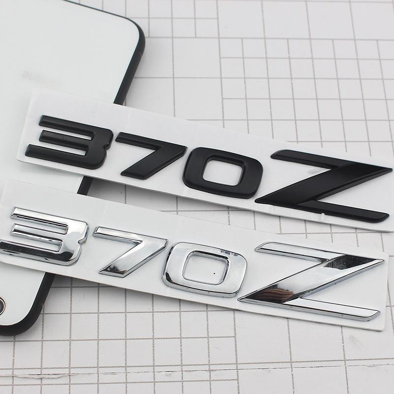 350Z Metallkarosserie 370Z Heckkiste mit Z Heckkisten-Logo gekennzeichnet, und Z 350Z Modifikation an der Seitentür angebracht