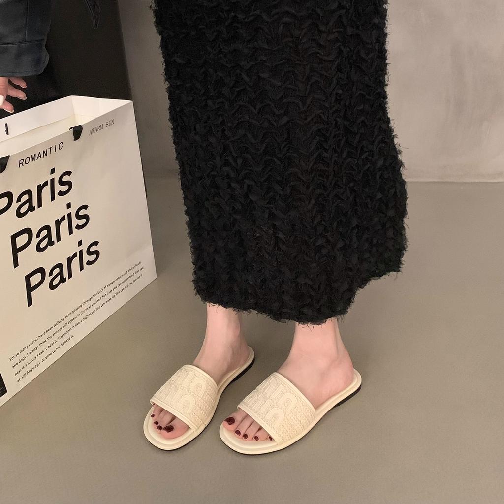 Flat-bottomed small fragrant wind one-word slippers women's shoes 2025 new summer wear French small sandals beach sandals