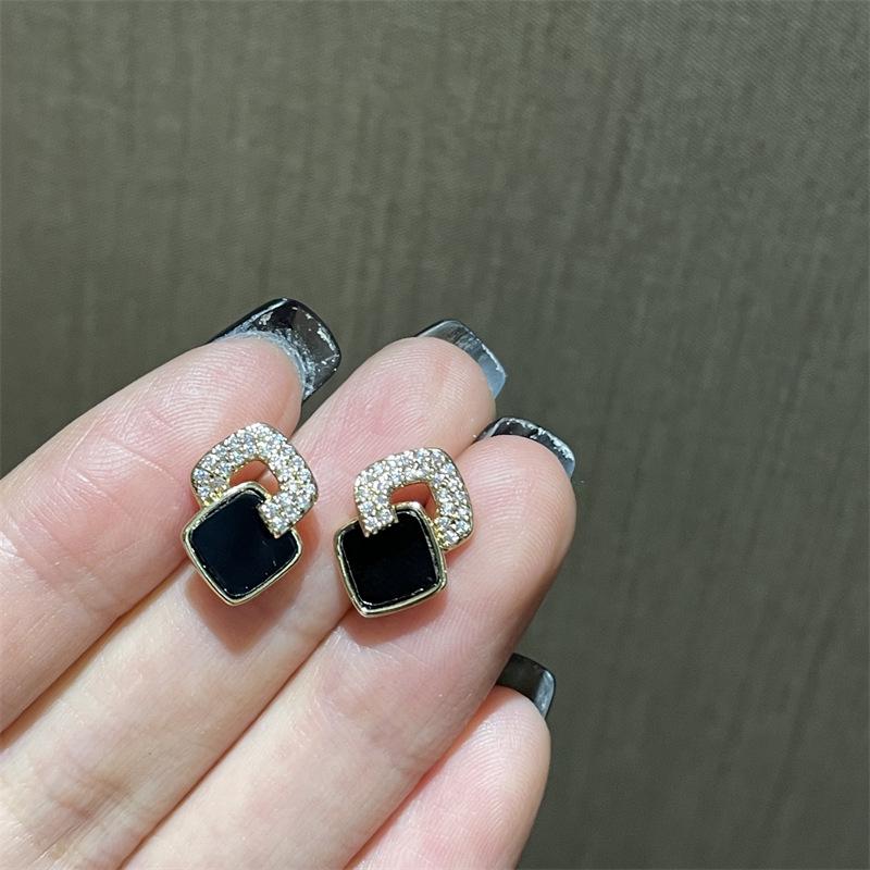 

Korean Micro-Paved Zircon Black Square Stud Earrings in S925 Silver