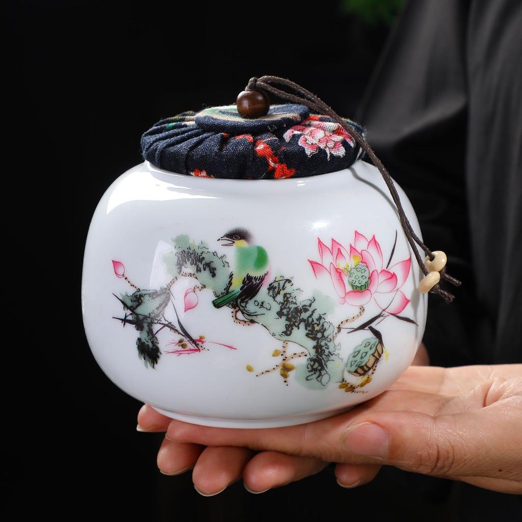 Creative Retro Tea Canister Ceramic Sealed Tea Storage Jar Moisture-proof Coffee Sugar Nuts Food Storage Jar Home Decor Jars