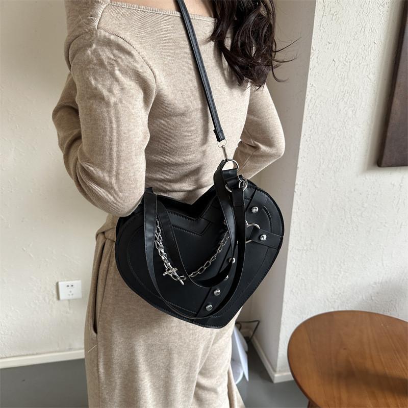 Heart Pu Black Shaped Crossbody Bag With Rivets And Chain For Streetwear Fashion
