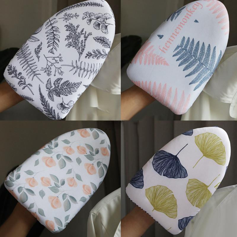 1pc Small Glove Ironing Board Ironing Board Anti-scalding Mat Handheld Ironing Board Hanging Ironing Board High Temperature