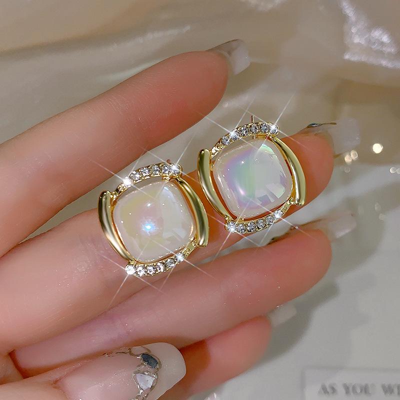 

Розкішні кліпси для вух без проколу: Французький ретро дизайн з перлами для жінок