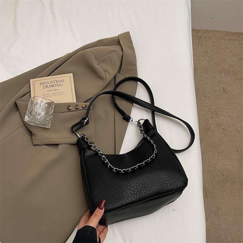 Large-capacity bag women's 2025 new summer versatile shoulder messenger bag casual niche chain dumpling bag