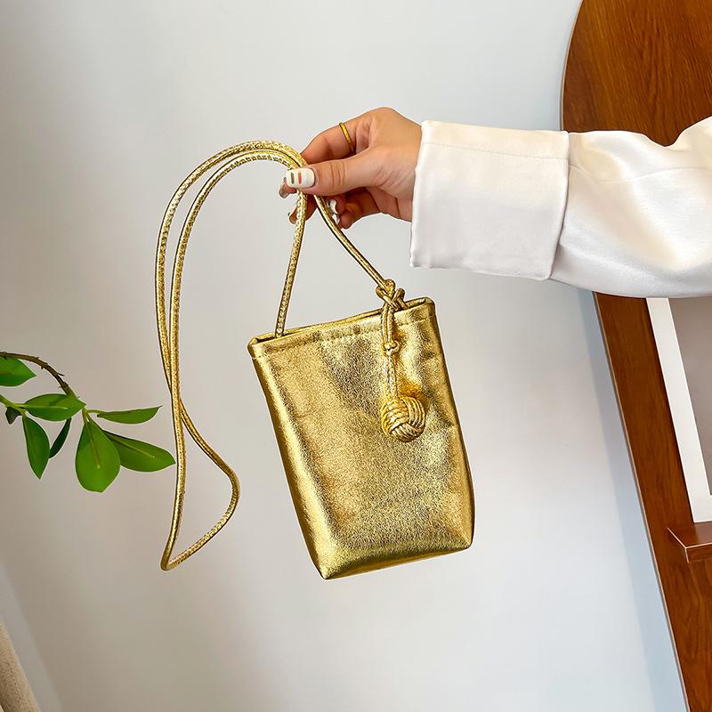 

Трендовая крутая девичья мода сумка для мобильного телефона лето новая мини повседневная на плечо сумка-мессенджер универсальная персонализированная женская сумка золотой