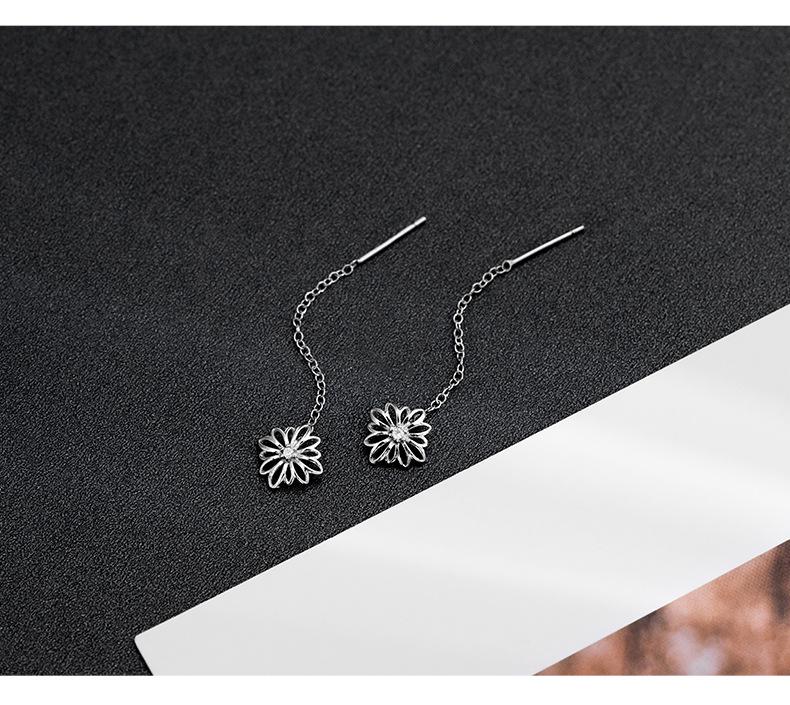 Banyan Tree S925 Silver Daisy Earrings: Simple, Trendy Flower Design for Women (2022)