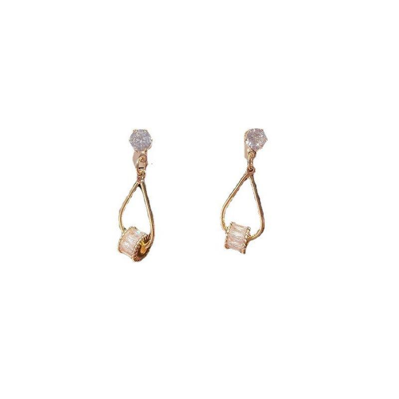 New Korean Silver Needle Micro-inlaid Zircon Stud Earrings for Women, Temperament Geometric Water Drop Earrings, Small Earrings.