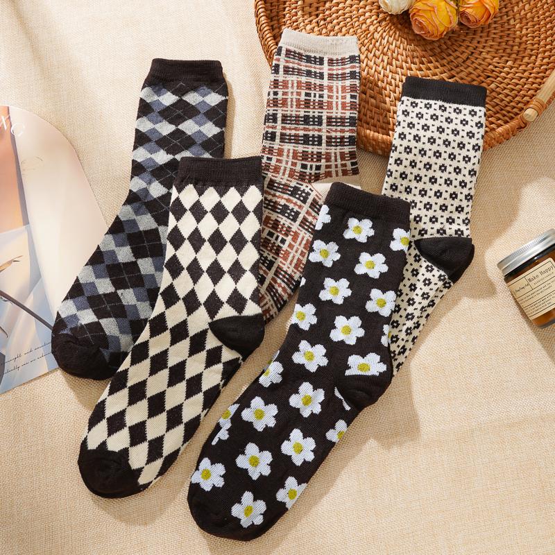 Long Socks for Women Autumn and Winter Mid-tube Women's Socks Sweat-absorbent and Breathable College Style Ins Trendy Socks