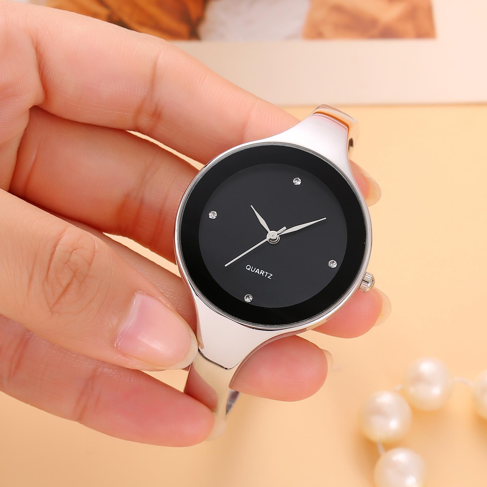 Minimalist Quartz Women s Watch: European & American Fashionable Bestseller Bracelet, No Logo, Classic Design