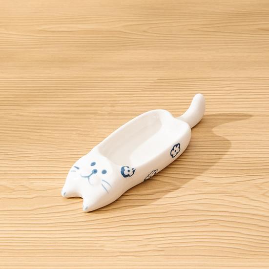 Soy Sauce Dish Cat-Shaped Mini Dipping Bowl Cute Ceramic Plate for Oil Salt Vinegar Sushi Butter Chili Jam Condiments Appetizers