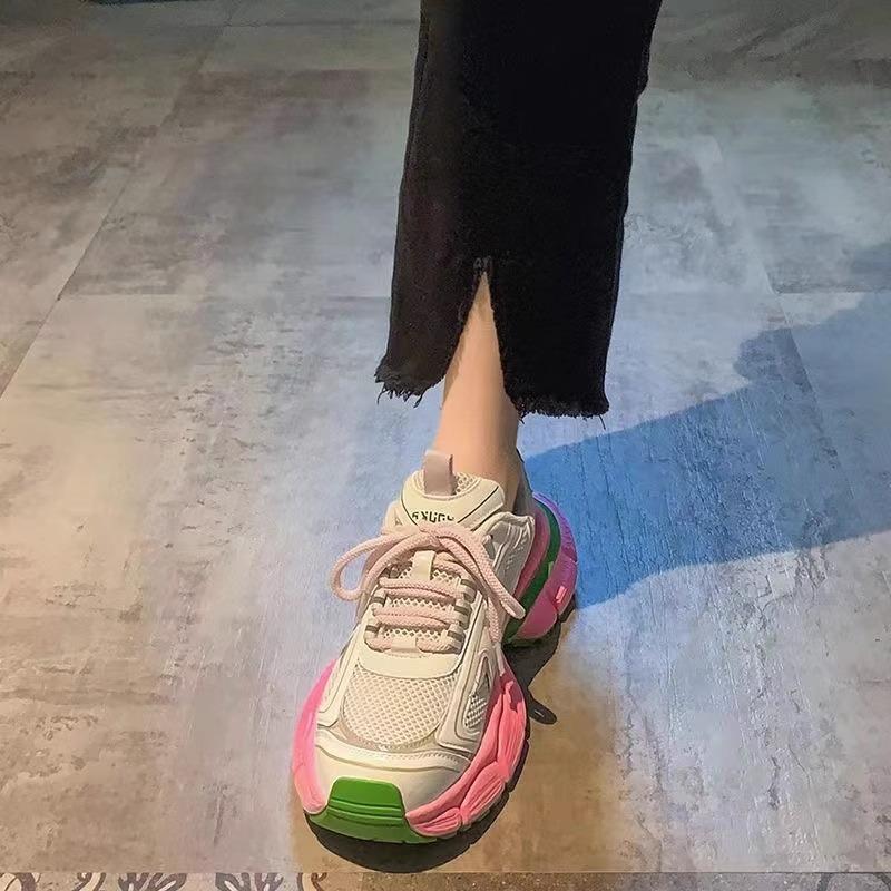 Korean version of platform dad shoes women's autumn 2025 new super fire casual versatile student sports shoes running shoes