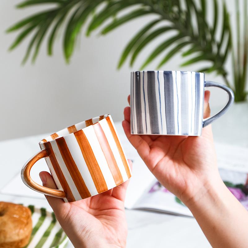 Minimalistische gestreepte handgetekende kop en schotel set, keramische melkkoffiekop, 280ml/9.5oz afternoon tea koffiekop, huishoudelijk drinki