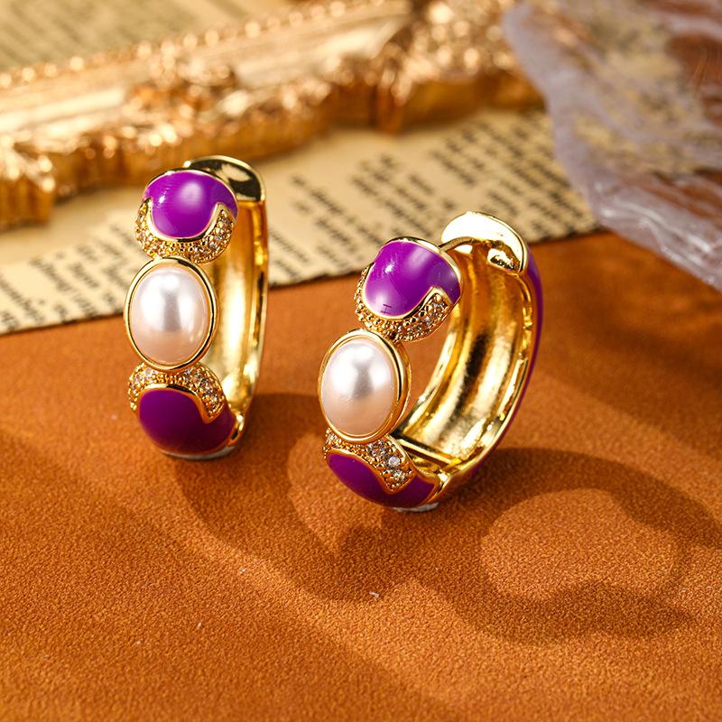 

Новые серьги с имитацией жемчуга, эмалью, в стиле ретро, роскошные, универсальные, модный дизайн, преувеличенные женские серьги