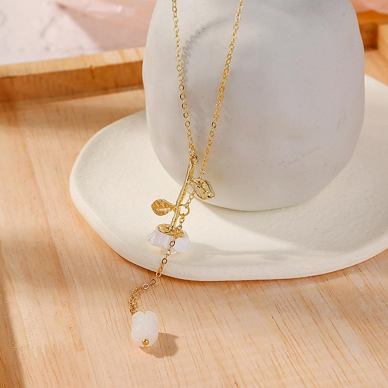 French Elegant Rose Necklace Super Fairy Spring Gentle Water Drop Pendant White Girl Sweet Clavicle Chain