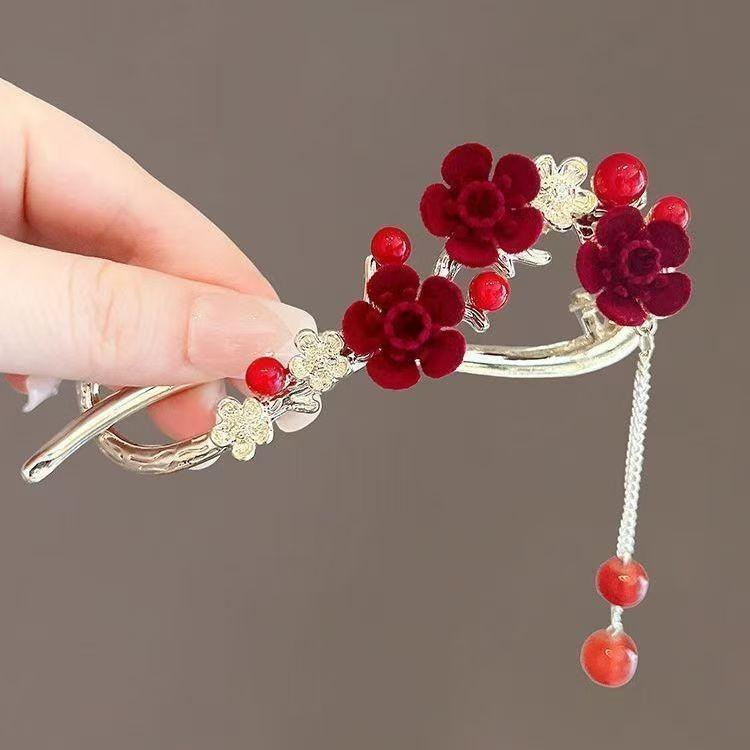 Antique Style Floral Clip Headband With A Straight Clip Hair Clip