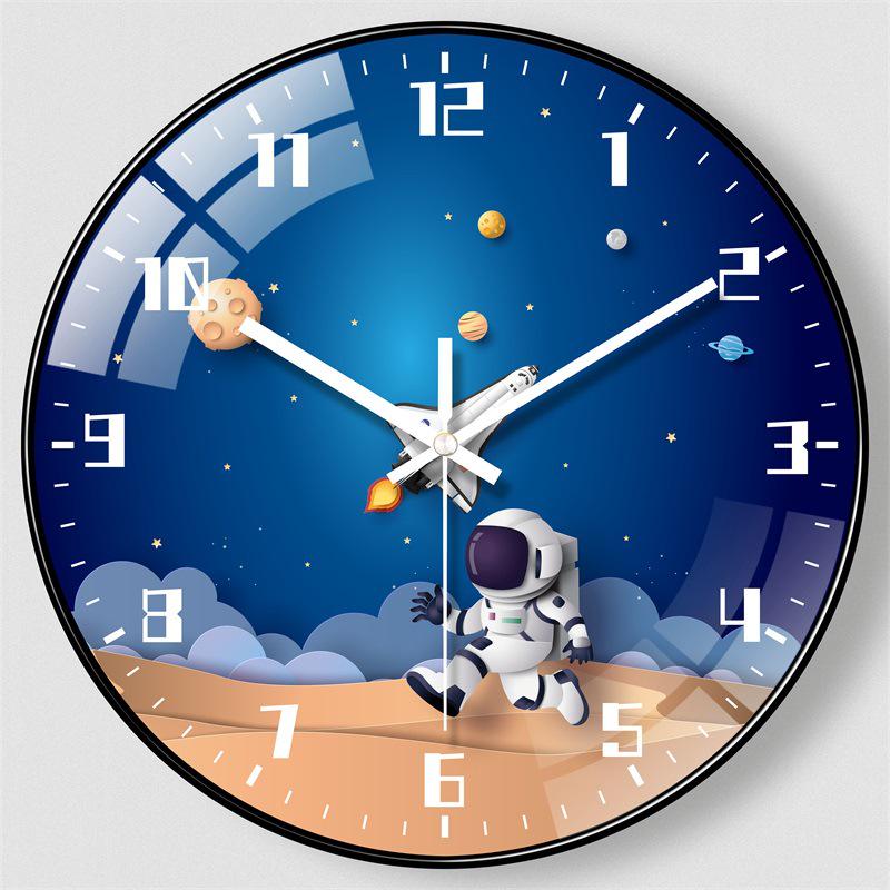 Creative Astronaut Children's Silent Wall Clock: Ideal for Bedrooms & Living Rooms