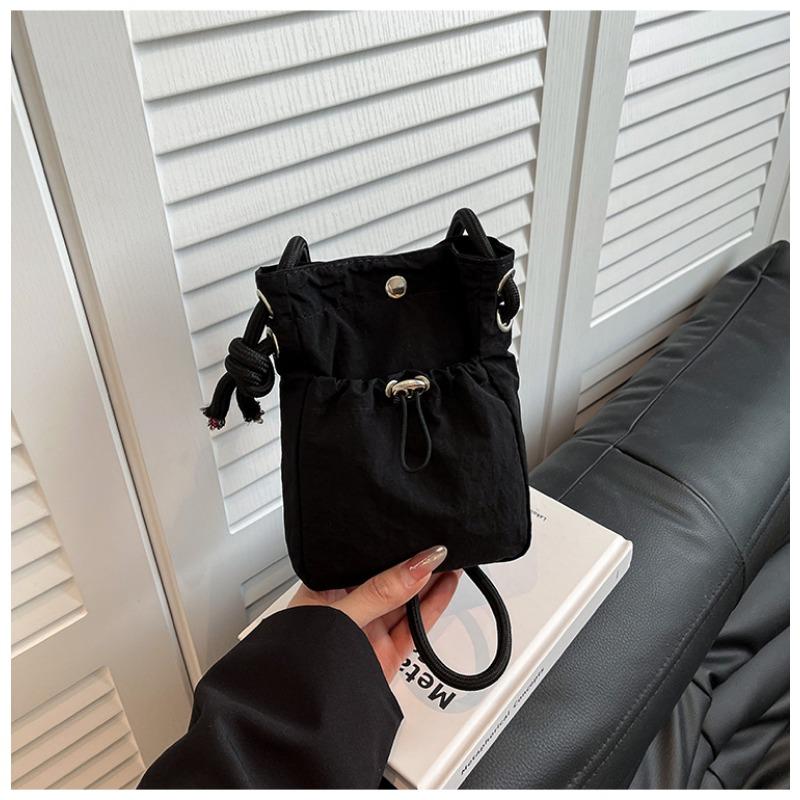 Canvas bag women's summer new fashion niche design messenger bag popular bucket bag